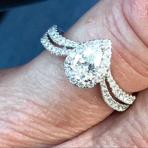 Diamond engagement ring